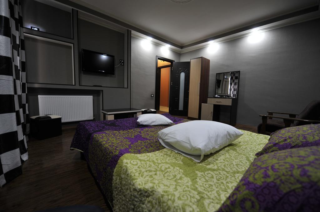 Dkd-bridge Hotel Tbilisi Eksteriør billede