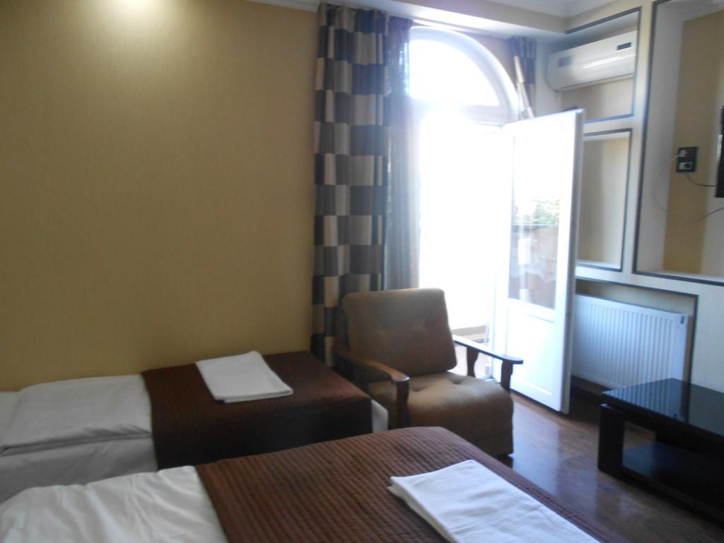 Dkd-bridge Hotel Tbilisi Eksteriør billede